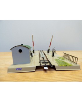 Märklin 7390, passage à niveau mécanique  neuf  BO