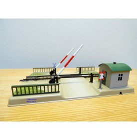 Märklin 7390, passage à niveau mécanique  neuf  BO