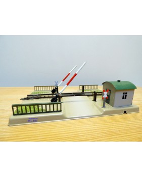 Märklin 7390, passage à niveau mécanique  neuf  BO