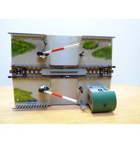 Märklin 7390, passage à niveau mécanique  neuf  BO