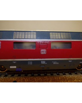 MÄRKLIN 3021 . 12, loco diesel Br 220  DB   neuf  BO