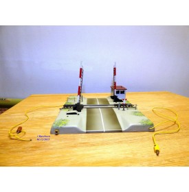 Märklin 7192, passage à niveau électrique   neuf   BO