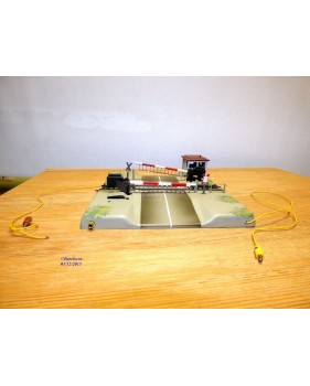 Märklin 7192, passage à niveau électrique   neuf   BO