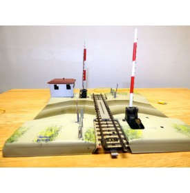 Märklin 7192, passage à niveau électrique   neuf   BO