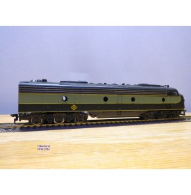 IHC ( Mehanoteknika )  1935, loco diesel A1A A1A  EMD  E-8A    ERIE   neuf   BO 