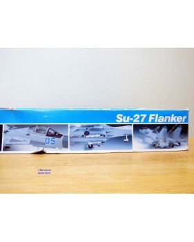 REVELL 4348, SUKHOI  Su-27 Flanker    neuf    BO  1/72