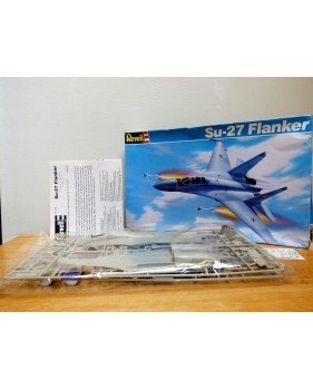 REVELL 4348, SUKHOI  Su-27 Flanker    neuf    BO  1/72