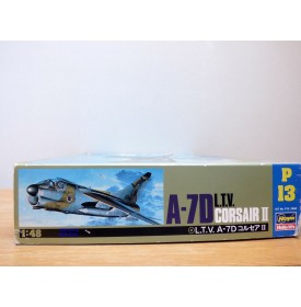 HASEGAWA P13-2900, avion d' attaque L.T.V.  ( Ling Temco Vought ) A-7D  Corsair II     Neuf   BO  1/48