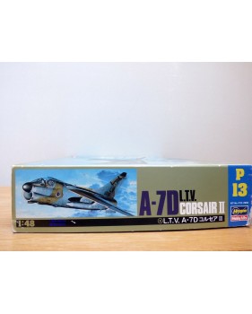 HASEGAWA P13-2900, avion d' attaque L.T.V.  ( Ling Temco Vought ) A-7D  Corsair II     Neuf   BO  1/48