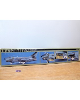 HASEGAWA P13-2900, avion d' attaque L.T.V.  ( Ling Temco Vought ) A-7D  Corsair II     Neuf   BO  1/48
