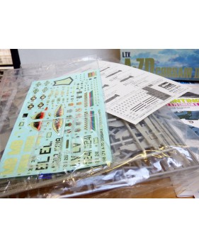 HASEGAWA P13-2900, avion d' attaque L.T.V.  ( Ling Temco Vought ) A-7D  Corsair II     Neuf   BO  1/48