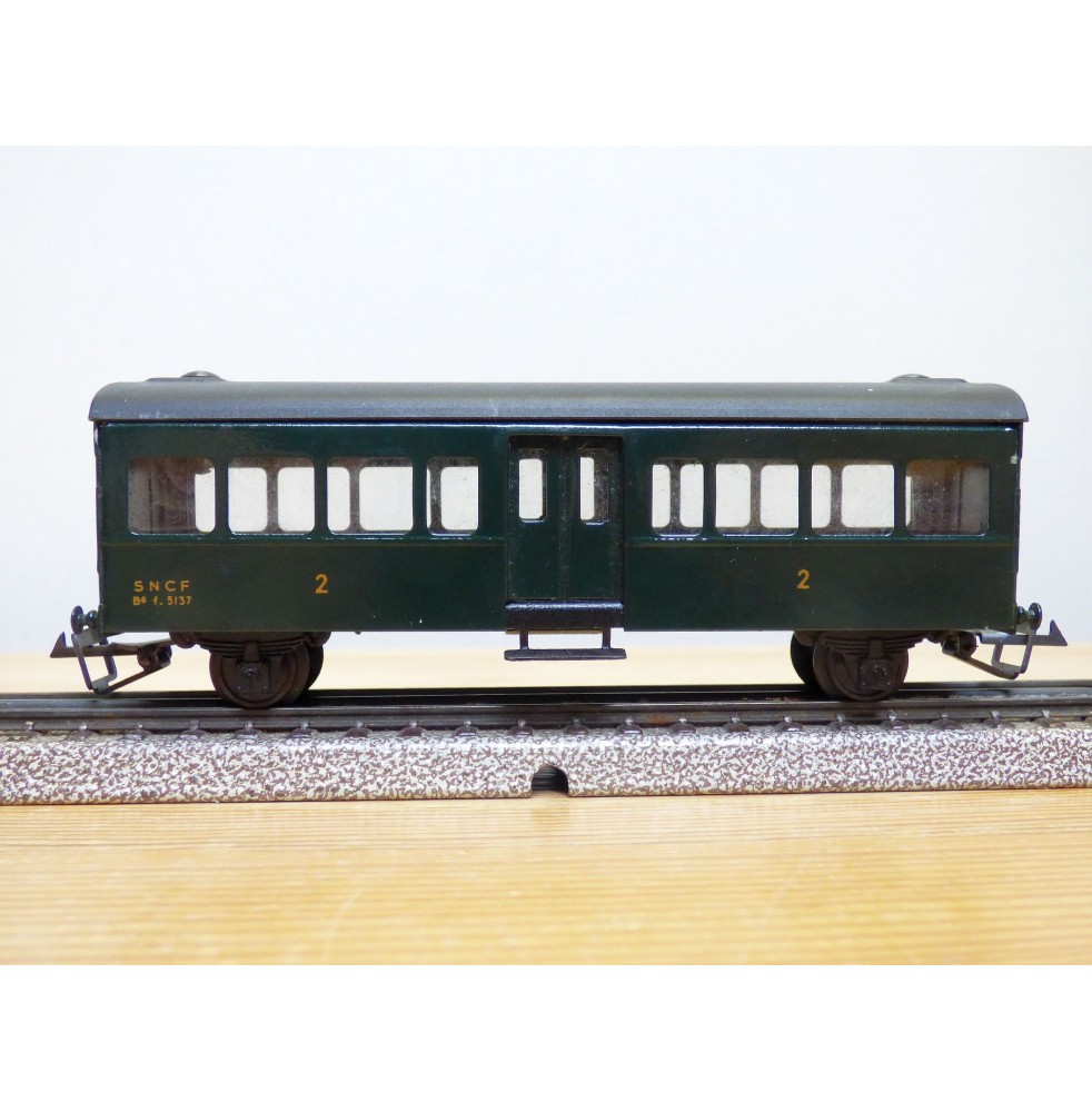 PMP  562, voiture banlieue  à 2 essieux type B 6f   2 Cl.  SNCF  