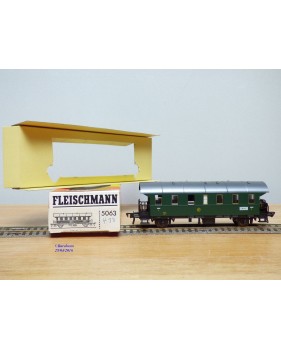 FLEISCHMANN 5063, voiture à 2 essieux ( ex Donnerbuchsen )  B7   2 Cl.  SNCF  BO