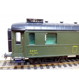 France Trains  224,  voiture OCEM à flancs lisses mixte 3ème classe/ fourgon à vigie  type C5 D  SNCF  