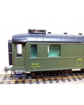 France Trains  224,  voiture OCEM à flancs lisses mixte 3ème classe/ fourgon à vigie  type C5 D  SNCF  