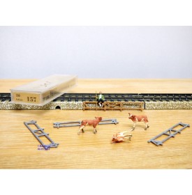PREISER  157, berger, enclos  et 3 vaches   Neuf   BO