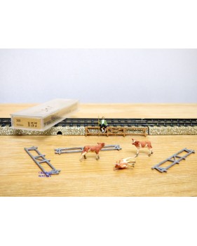 PREISER  157, berger, enclos  et 3 vaches   Neuf   BO