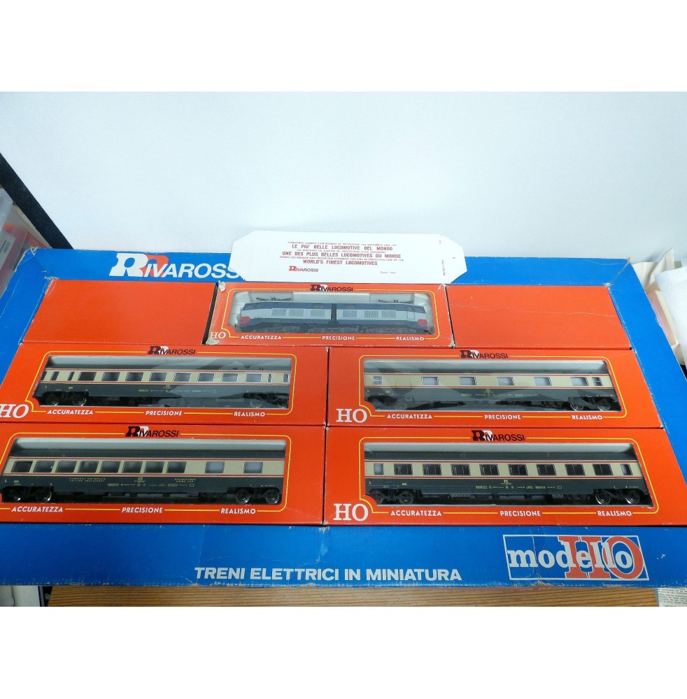 RIVAROSSI "véro"  425, coffret  Bandiera  Vesuvio 1 motrice et 4 voitures FS   Neuf   BO