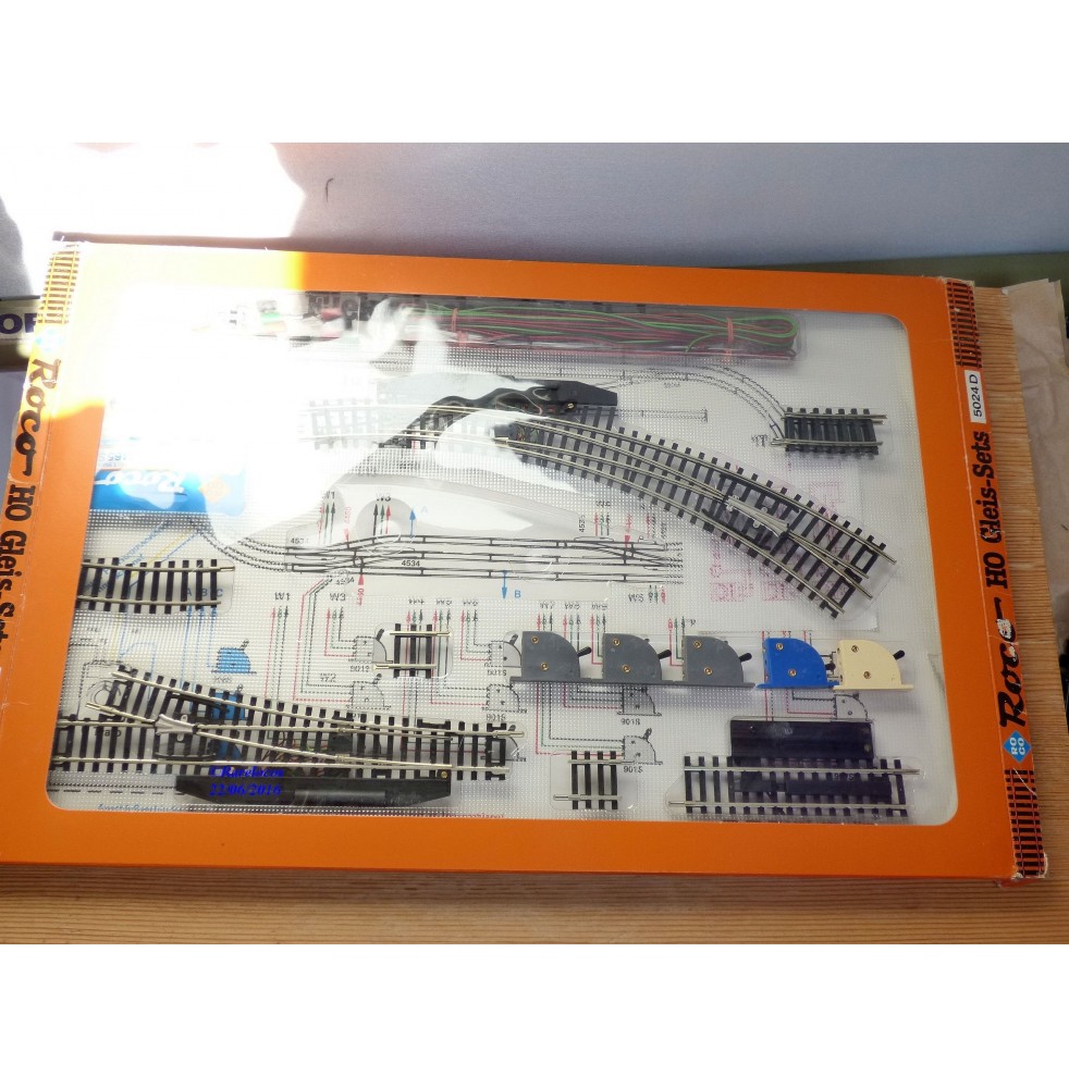 ROCO  5024 D , coffret de rails  neuf   BO