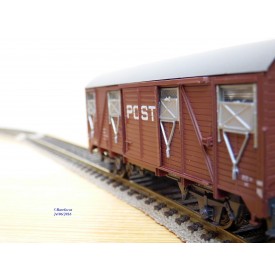 Roco 4373,  wagon couvert  POST   NS    neuf   BO