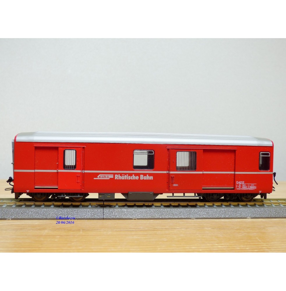 BEMO 3269 122, fourgon à bagages   type D  N° 4212 Viafer Rhetica   RHB  