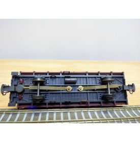 BEMO 2251 109, wagon tombereau  type E  N° 6609  RhB   chargement de bois et feu de fin de convoi.