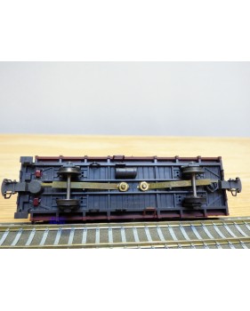 BEMO 2251 109, wagon tombereau  type E  N° 6609  RhB   chargement de bois et feu de fin de convoi.