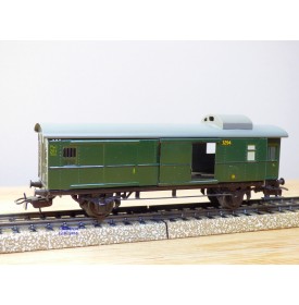 MÄRKLIN  329 / 4 . 1,   fourgon à 2 essieux  DB   BO