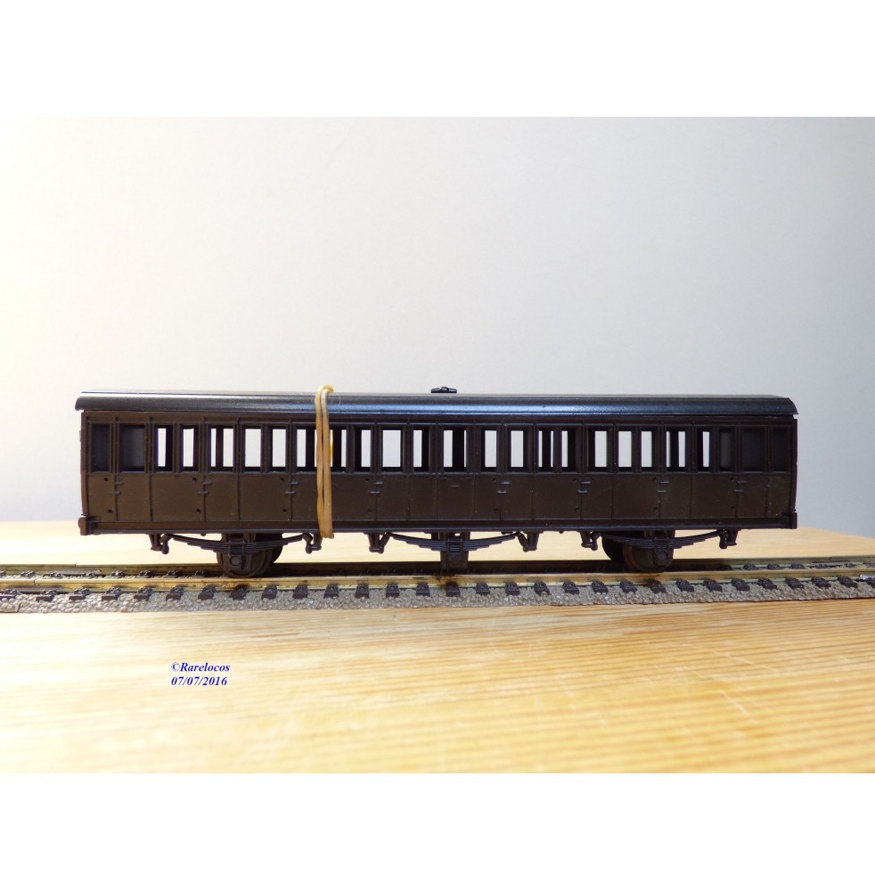 ELEC TRAINS  4E3 , voiture ancienne type C6 N°: 3104  EST Neuf BO