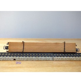 Märklin  4512.5 , couplage de 2 wagons plats à plate forme pivotantes ( Drehschemelwagen )  chargé de bois    DB    BO