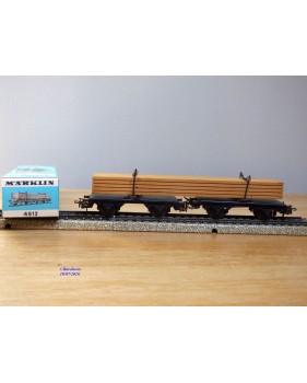 Märklin  4512.5 , couplage de 2 wagons plats à plate forme pivotantes ( Drehschemelwagen )  chargé de bois    DB    BO