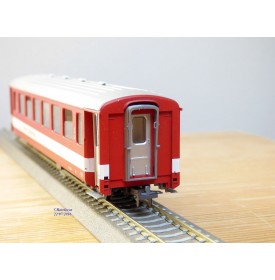 Voiture métallique à portes centrales AB 1157 Rhb BO
