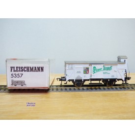 FLEISCHMANN 5357,  wagon couvert  à guérite  PILSNER URQUELL    DR   neuf  BO
