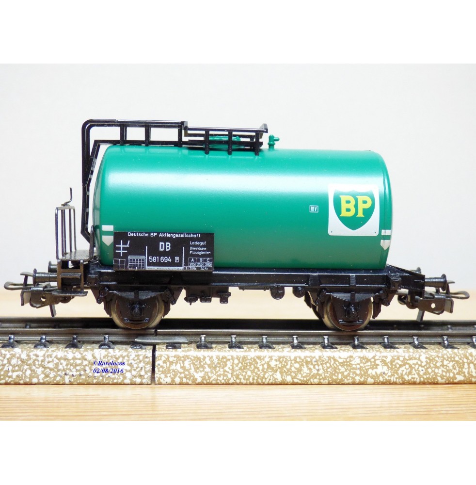 Märklin 4644, wagon citerne  unifié BP  DB   neuf     BO 