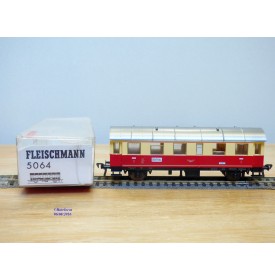 FLEISCHMANN 5064 , voiture ancienne à plate formes d'extrémité couvertes  à 2  essieux  2  Kl.   CENTRAL  BO