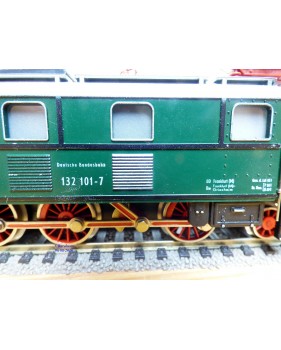 FLEISCHMANN  4369,  loco électrique 1C1 à bielles série Br 132   DB   neuf  BO
