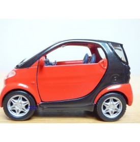 MAISTO 21103, SMART motorisée  neuf   BO   1/33  