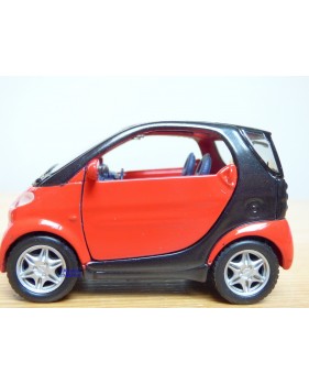 MAISTO 21103, SMART motorisée  neuf   BO   1/33  