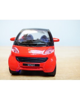 MAISTO 21103, SMART motorisée  neuf   BO   1/33  