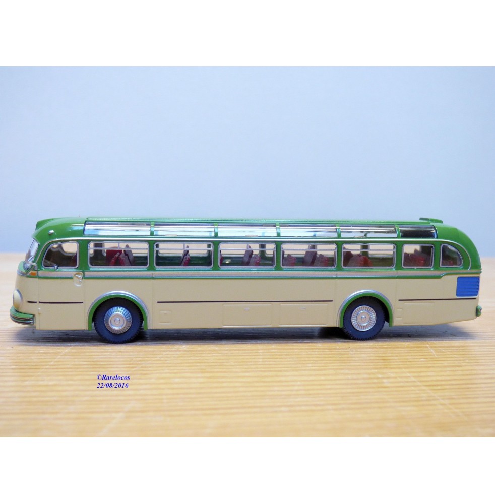 BREKINA 50502, bus Mercedes Benz O 6600 H    Neuf   BO   1/87