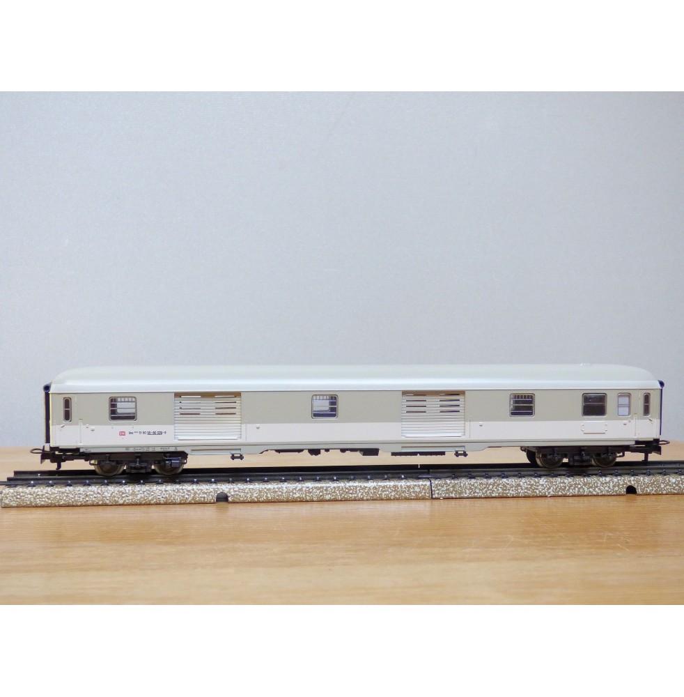 Märklin 2859 / 4223, fourgon à bagages type Dms 9050   DB  