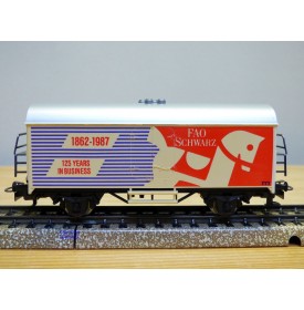 Märklin  87502 / 4415,  wagon couvert réfrigérant  Ichqrs 377 FAO SCHWARTZ    BO