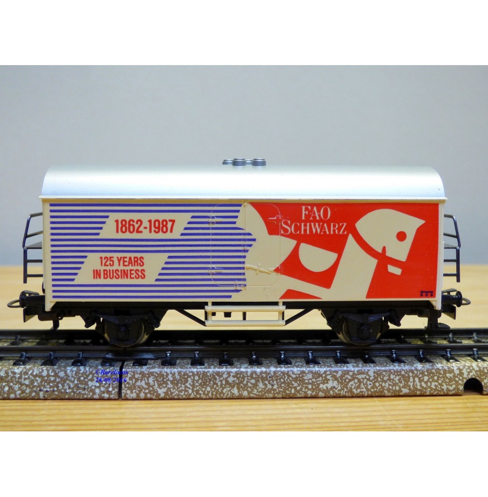 Märklin  87502 / 4415,  wagon couvert réfrigérant  Ichqrs 377 FAO SCHWARTZ    BO
