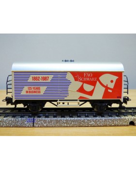 Märklin  87502 / 4415,  wagon couvert réfrigérant  Ichqrs 377 FAO SCHWARTZ    BO