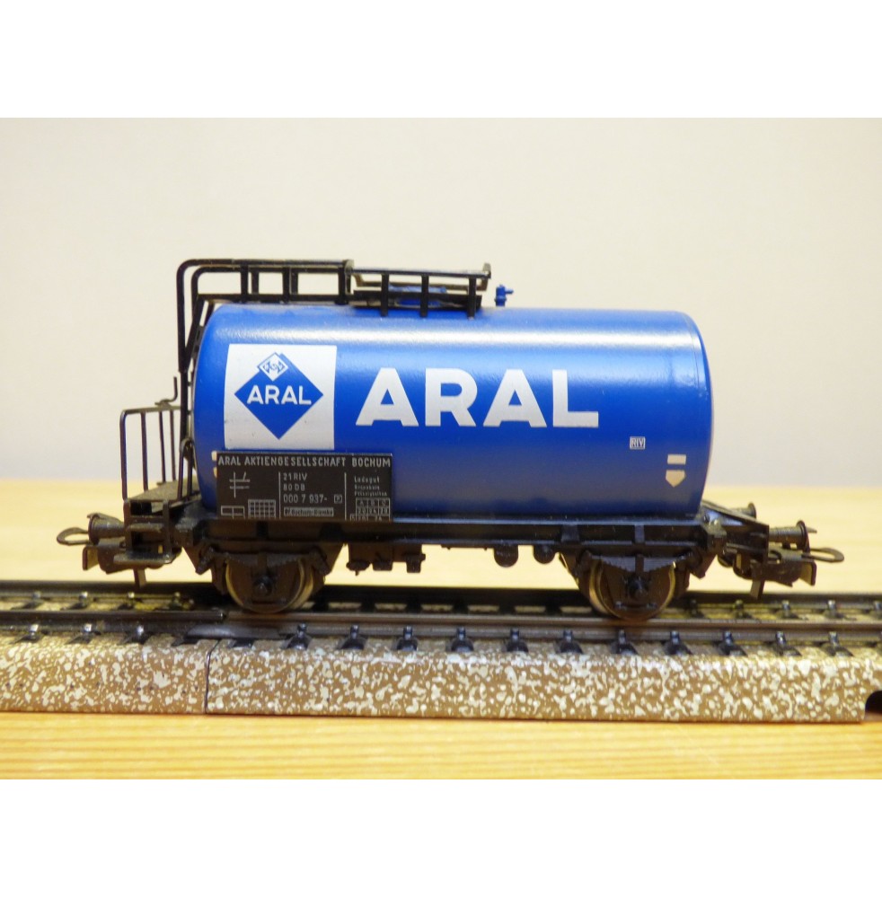 Märklin 4644, wagon citerne  unifié  ARAL  DB   BO 