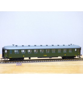 France Trains  294,  voiture OCEM à flancs lisses 3ème classe à portes sanitaires  type C10  P.O.-MIDI   neuf   BO  