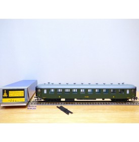 France Trains  294,  voiture OCEM à flancs lisses 3ème classe à portes sanitaires  type C10  P.O.-MIDI   neuf   BO  