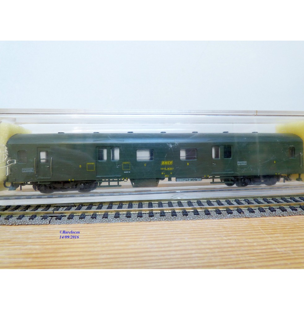 France Trains  282 ,  fourgon grandes lignes à rivets à guérite  type Dd4 s myi   SNCF  BO  