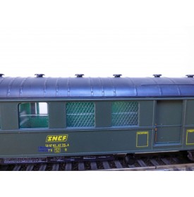 France Trains  244 K,  voiture OCEM à flancs lisses mixte 2 ème classe/ fourgon   type B5 D  SNCF  BO 