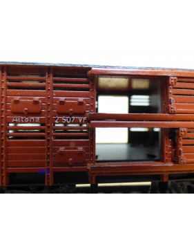 TRIX EXPRESS  20/119, wagon couvert pour transport de volaille  type Altona  DB  BO